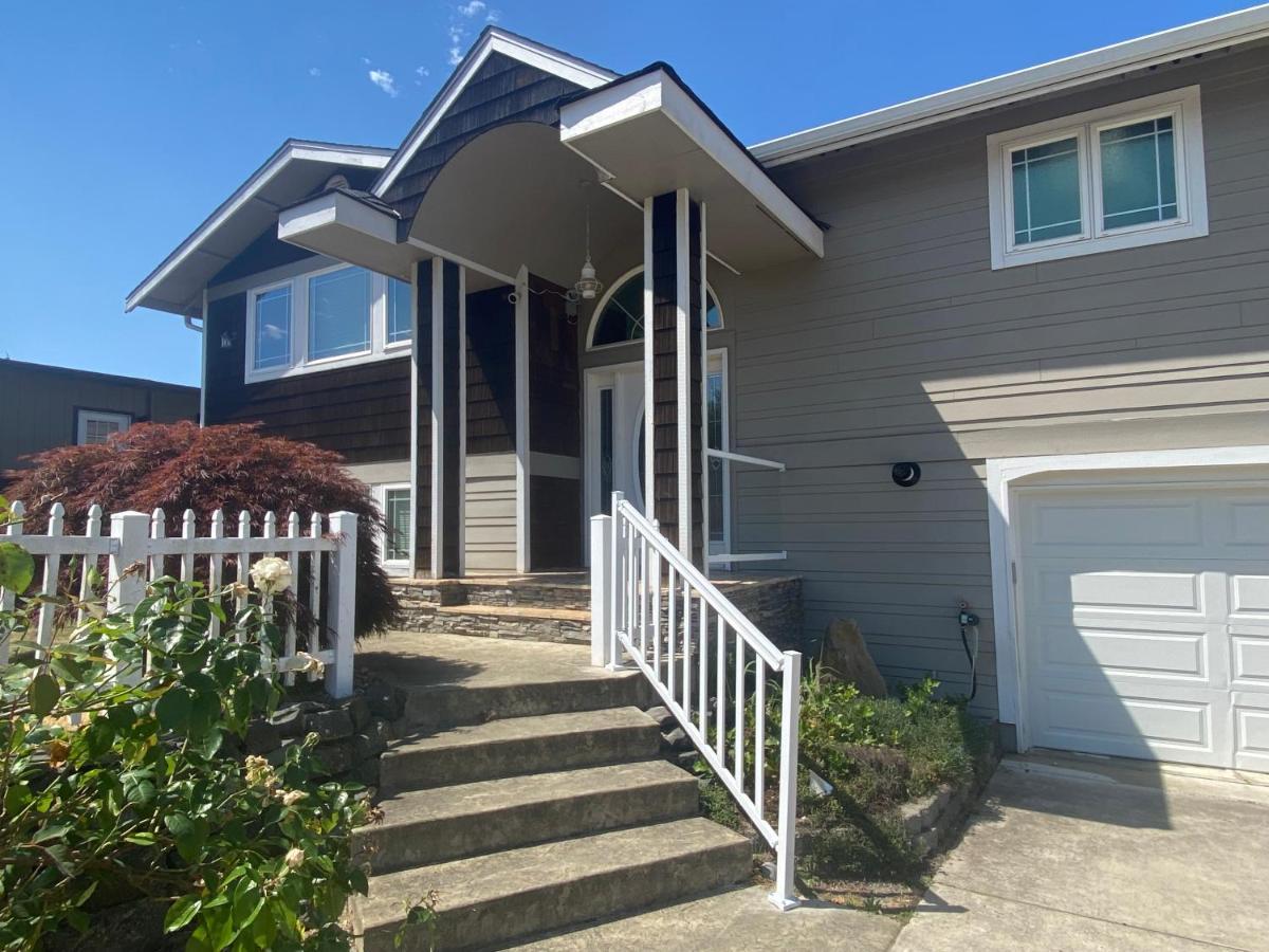 Scenic Lake View Home 터코마 외부 사진