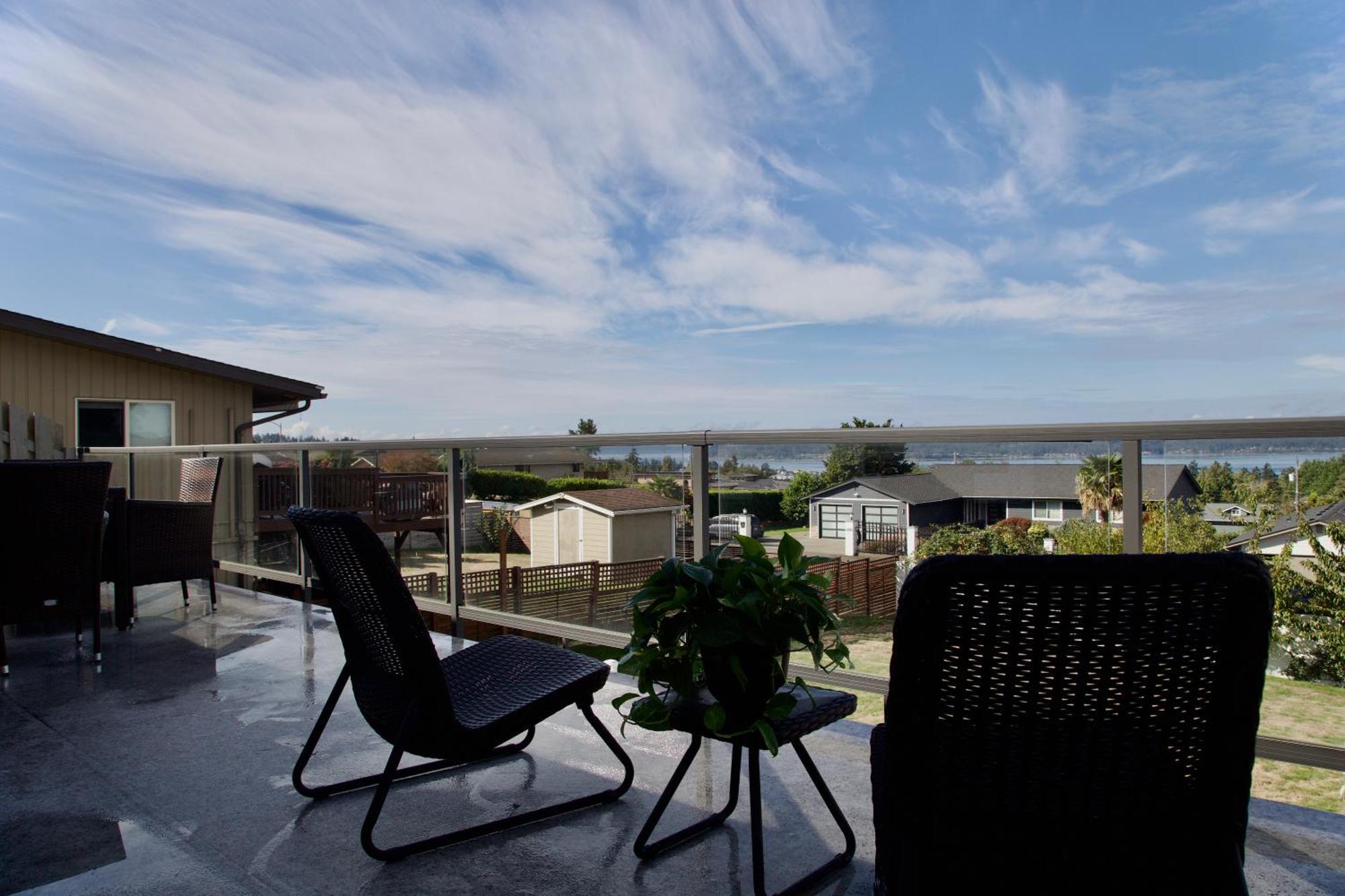 Scenic Lake View Home 터코마 외부 사진