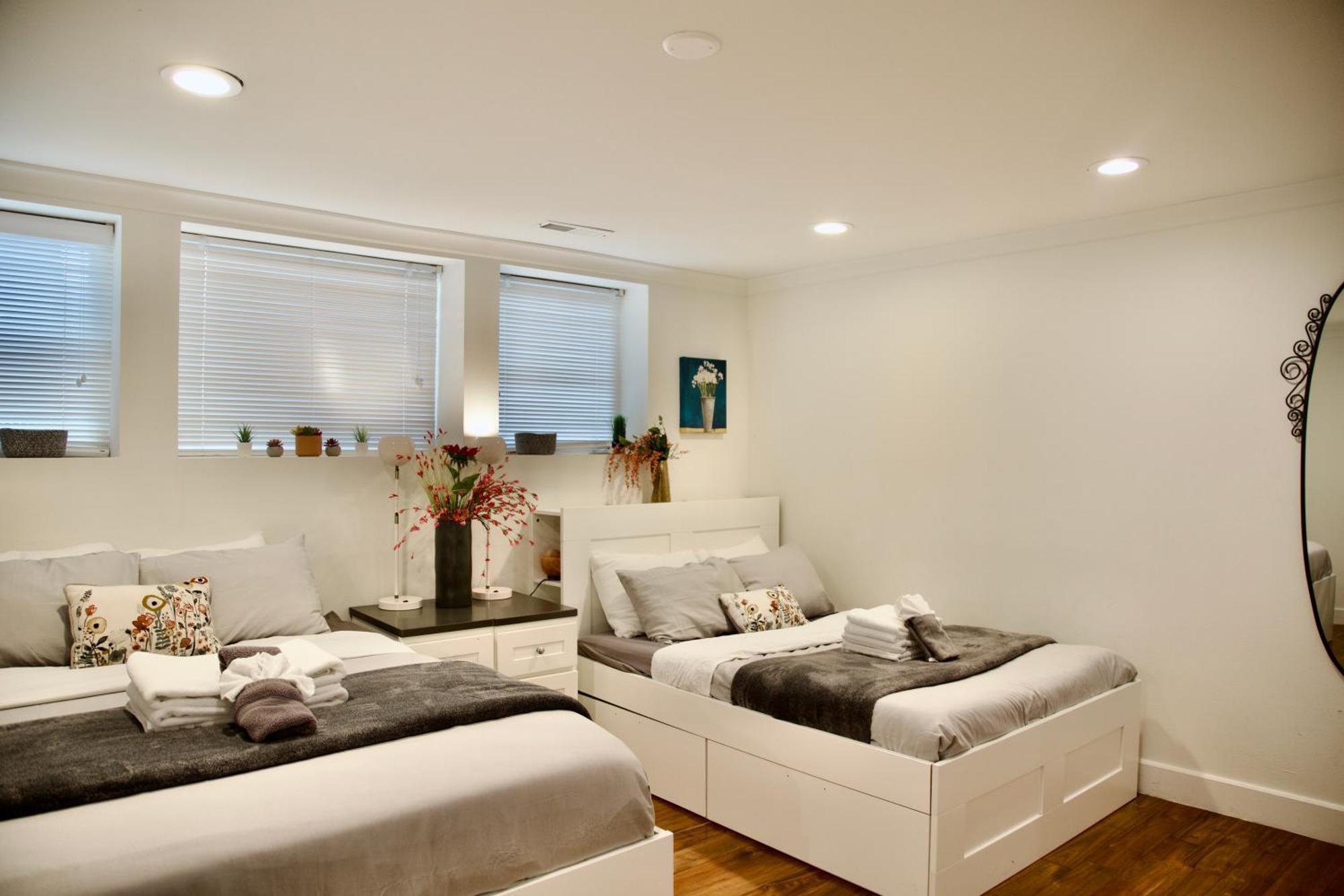 Scenic Lake View Home 터코마 외부 사진